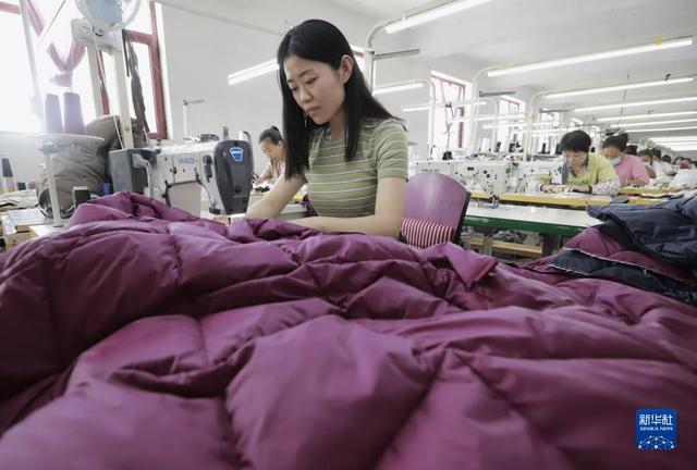 河北遵化 发展乡村工厂助农增收衣服产业蒸蒸日上